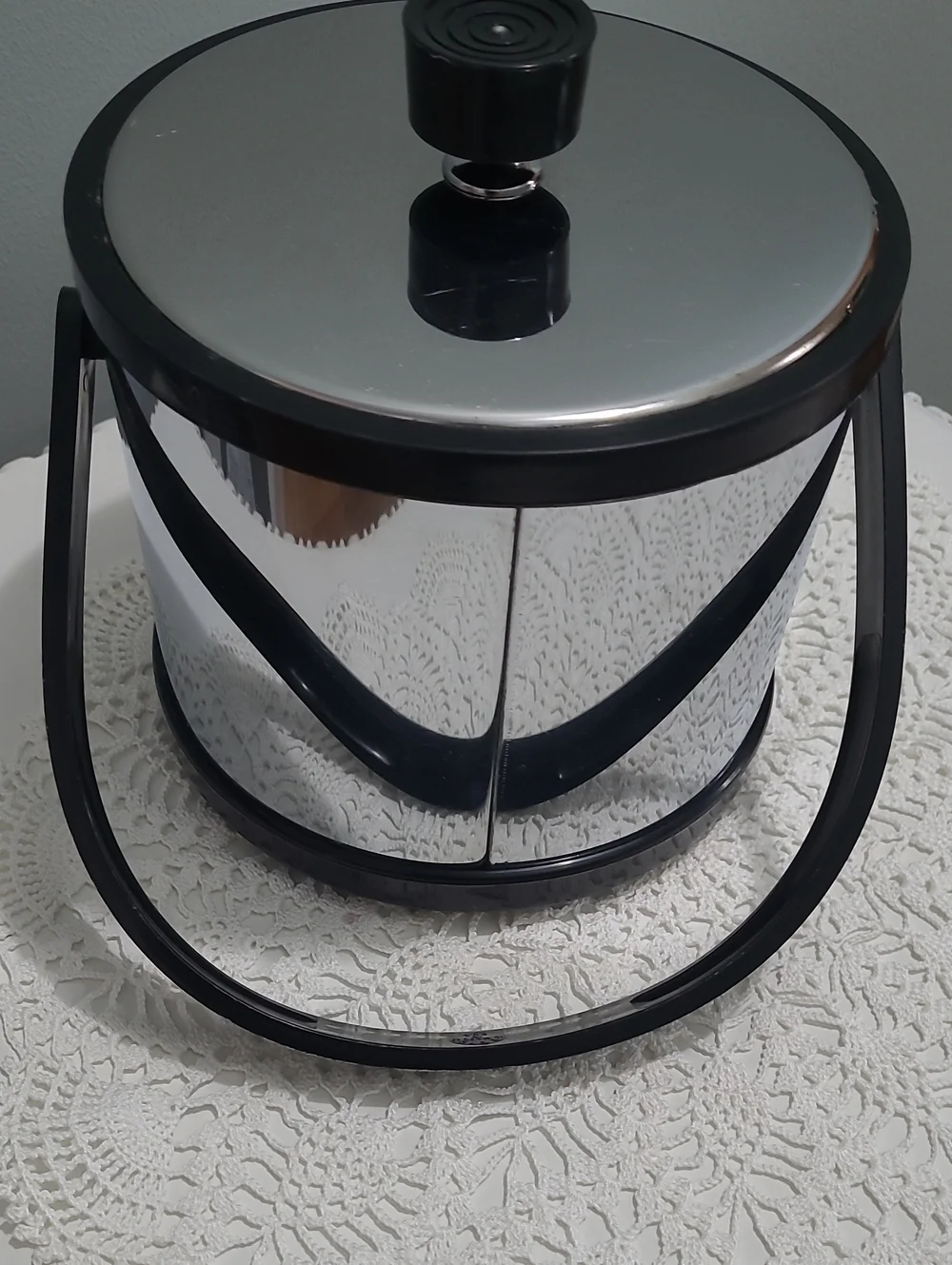Vintage Mid-century Modern Atapco Mirrored Chrome And Black Ice Bucket